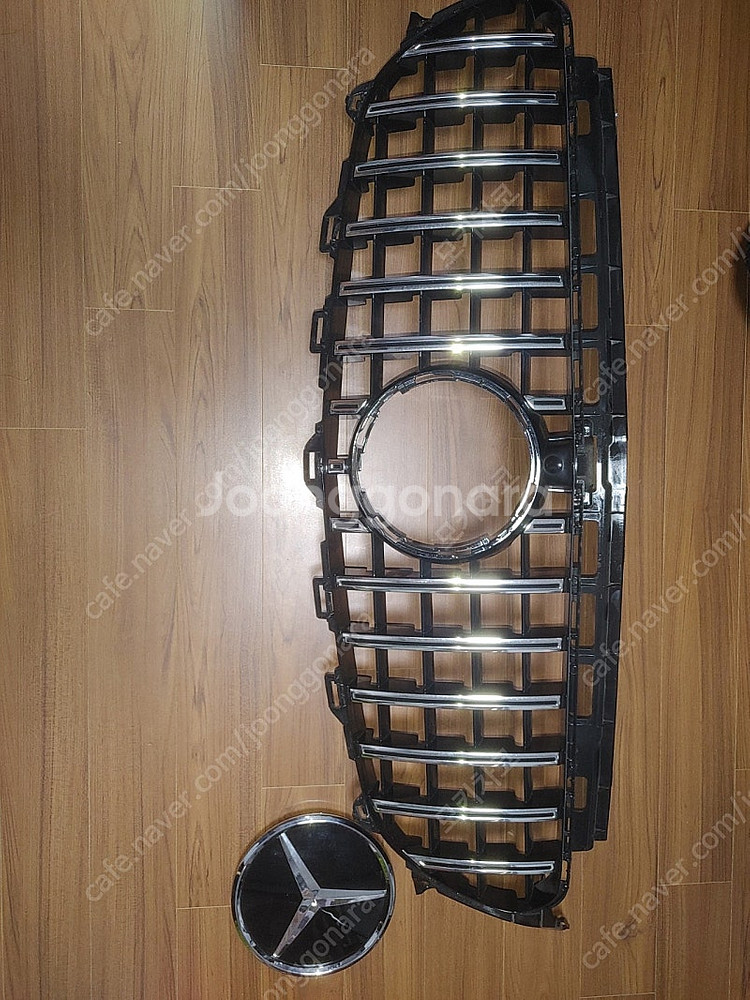 w213전기형 세로그릴 과 후기형 엠블럼--1